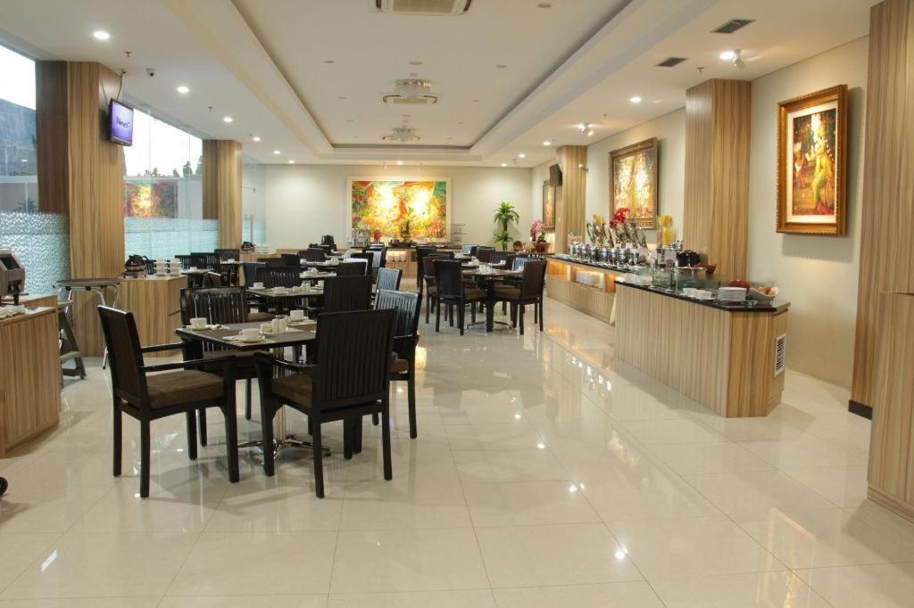 Atrium Premiere Cilacap Exterior photo