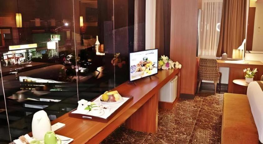 Atrium Premiere Cilacap Exterior photo