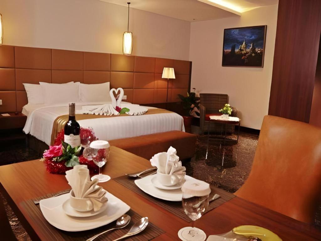 Atrium Premiere Cilacap Exterior photo