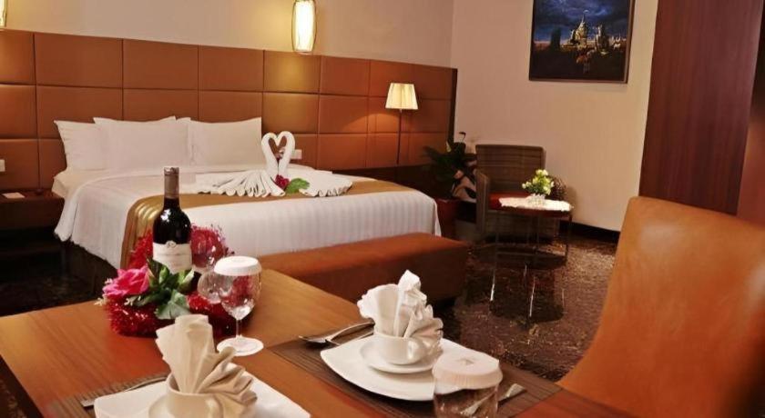 Atrium Premiere Cilacap Exterior photo