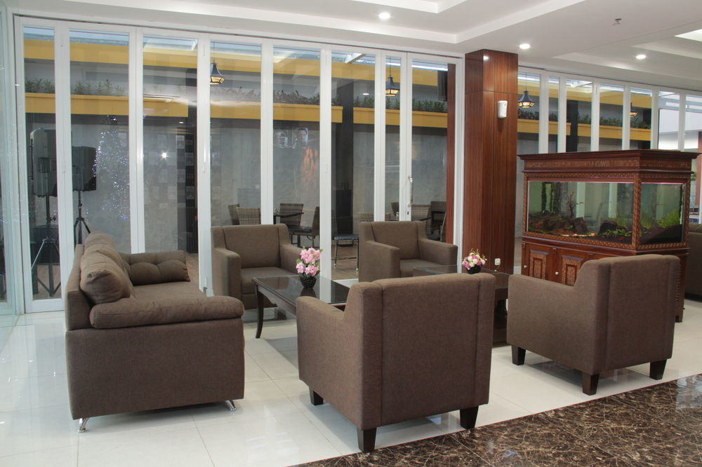 Atrium Premiere Cilacap Exterior photo