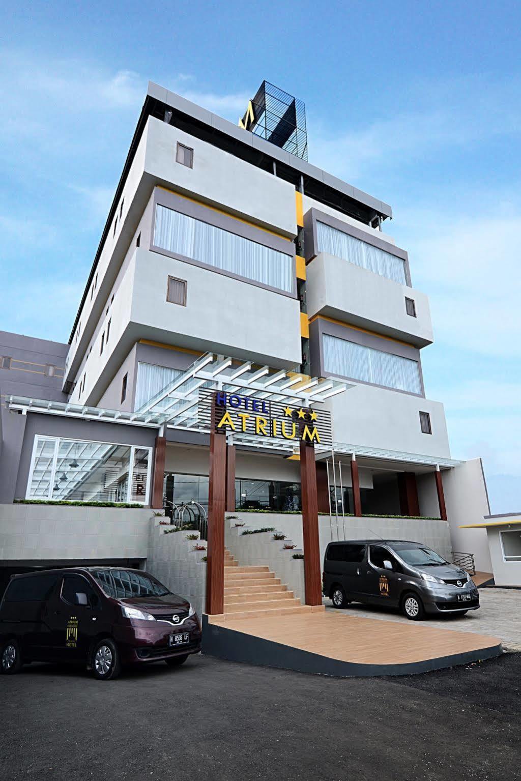 Atrium Premiere Cilacap Exterior photo