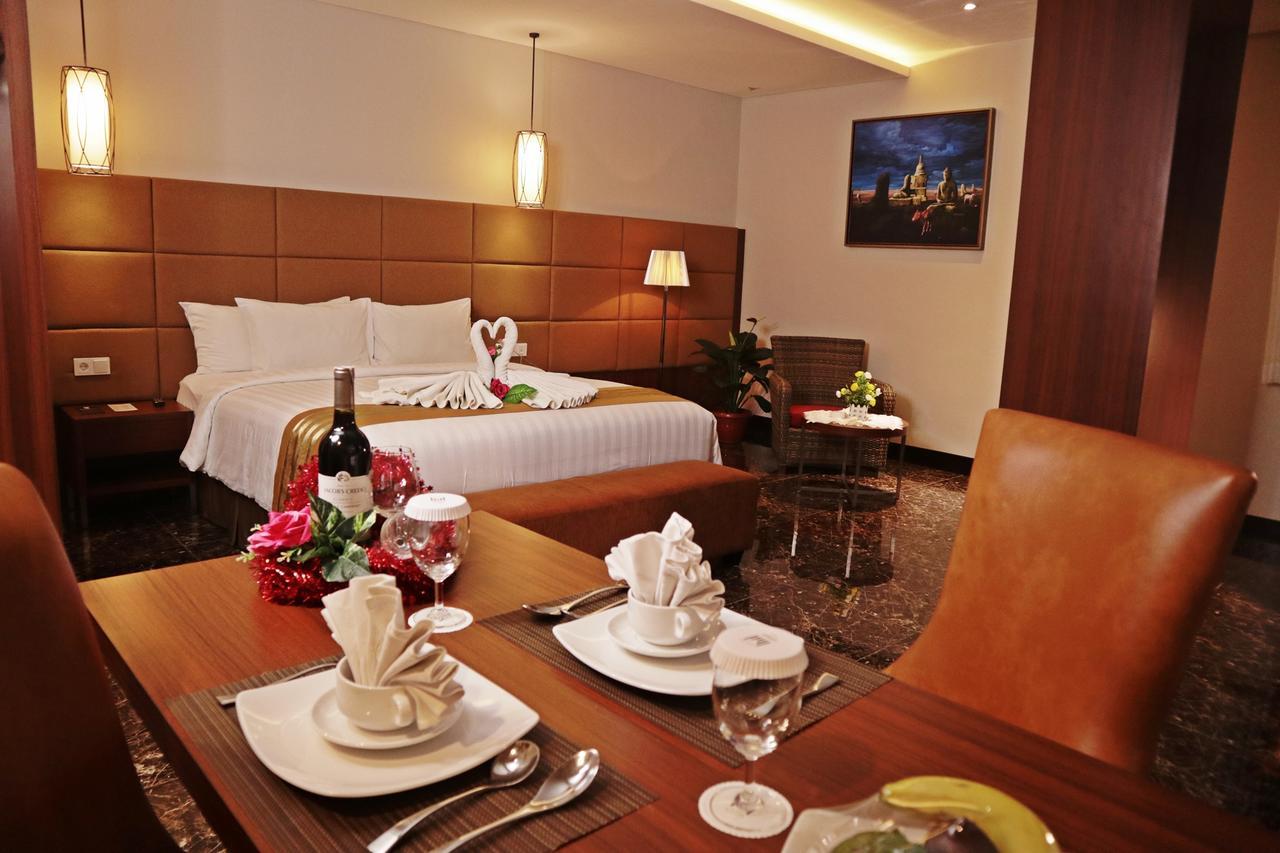 Atrium Premiere Cilacap Exterior photo
