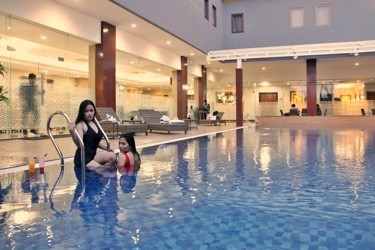Atrium Premiere Cilacap Exterior photo
